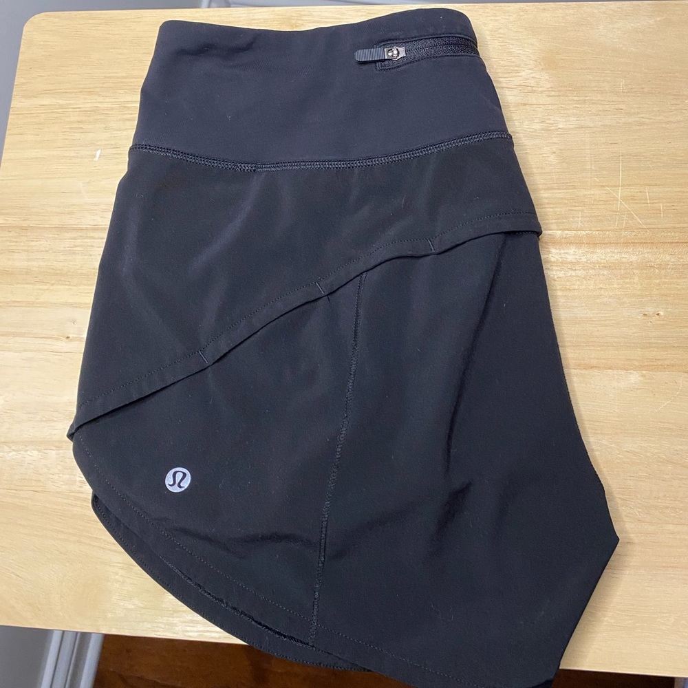 Lululemon Women’s Speed-Up Shorts, 6 Tall
